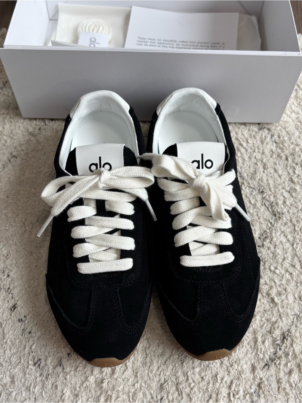 Alo Yoga Sunset Sneakers Black Suede with Cream Laces US 7.5 womens